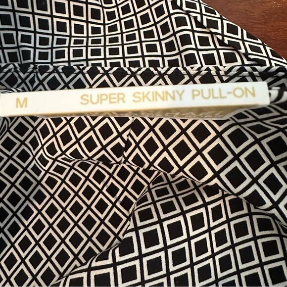 Michael Kors Pants Medium $78 Stretch Slacks Diamond Print Black White NWT - Picture 7 of 13